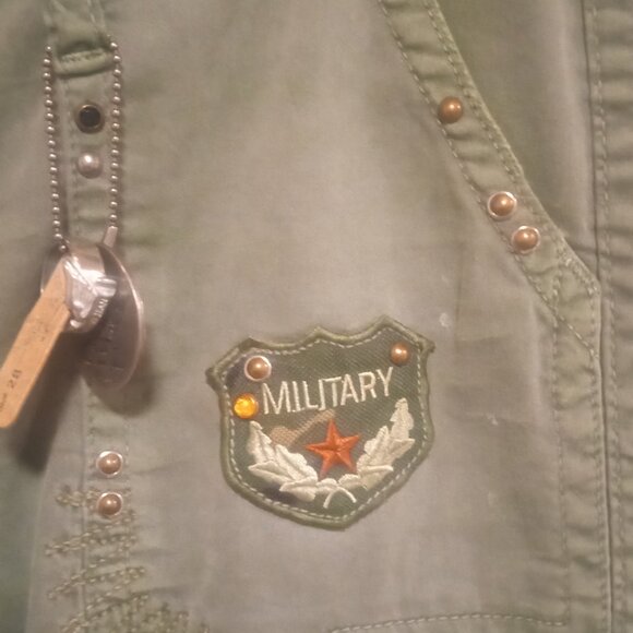 Robin's Jean Embellished Military Cargo Style pants - Picture 14 of 16